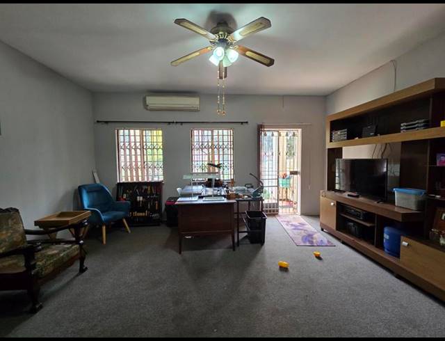 2 BEDROOM TOWNHOUSE FOR SALE IN THREE RIVERS PROPER